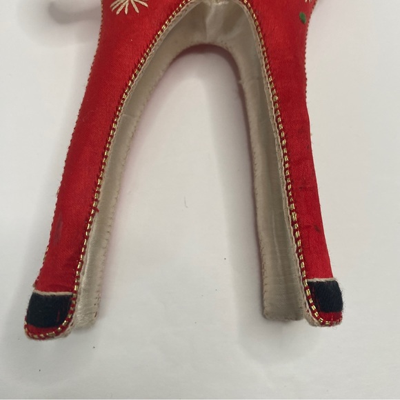 Vintage Embroidered Red Satin Pair of Japanese Reindeer - Picture 7 of 8